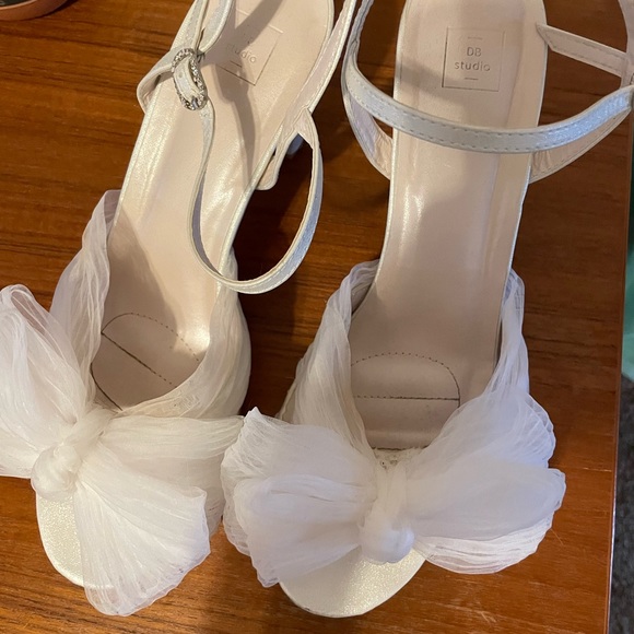 Pleated Chiffon Bow Mid-Heel Sandals - Picture 3 of 5